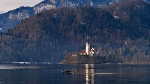 Lake Bled — DSCF4519 Pot okoli jezera, Slovenia | XF90mm f4.0 1/540s ISO160