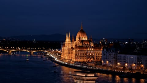 Budapest — DSCF6084 Castle District, Budapest, Hungary | XF90mm f2.0 1/38s ISO800