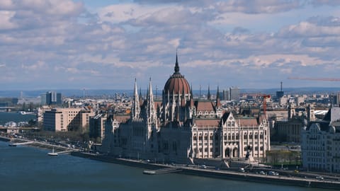 Budapest — DSCF6582 Szent György tér, Budapest, Hungary | XF90mm f6.3 1/1000s ISO320