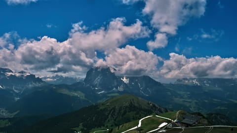 Seceda — DSCF0414 Adolf-Munkel-Weg, Villnöß - Funes, Italy | XF16-55mm f8.0 1/570s ISO320