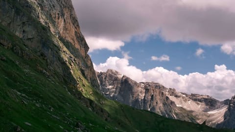 Seceda — DSCF0500 Adolf-Munkel-Weg, Villnöß - Funes, South Tyrol | XF16-55mm f8.9 1/97s ISO400