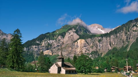 Kandersteg — DSCF8261 Bundesrat Adolf Ogi-Strasse, Switzerland | XF16-55mm f8.9 1/97s ISO400
