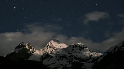 Kandersteg — DSCF8653 Aeussere Dorfstrasse, Switzerland | XF16-55mm f3.0 8.0s ISO1600