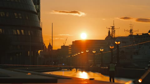 London — DSCF1797 East Smithfield, London | XF90mm f4.3 1/2000s ISO320