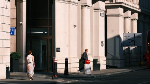 London — DSCF6429 City of London, London | XF90mm f6.3 1/950s ISO500