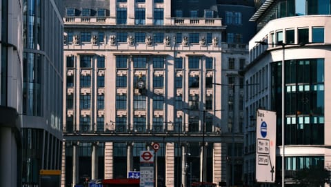 London — DSCF6441 City of London, London | XF90mm f6.3 1/480s ISO500