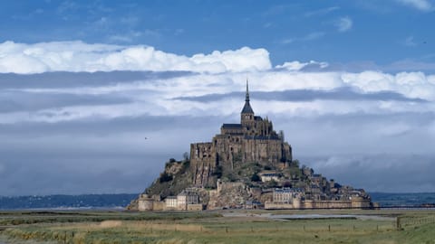 Mont St Michel — DSCF4069 Route de la Caserne, Le Mont-Saint-Michel, France | XF90mm f4.6 1/790s ISO160
