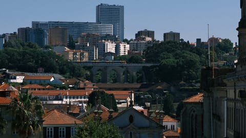 Porto — DSCF7110 São Domingos, Centro Histórico, Porto | XF90mm f6.0 1/2000s ISO500