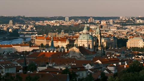 Petřín Hill — DSCF4204 Promenáda Raoula Wallenberga, Hradčany, Prague | XF90mm f6.3 1/270s ISO800
