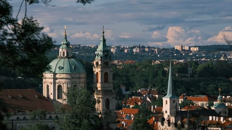 Petřín Hill — DSCF4837 Hellichova, Lesser Town, Prague | XF90mm f2.3 1/33000s ISO640