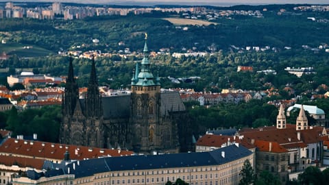 Prague Castle — DSCF4915 křížová cesta, Prague, Czechia | XF90mm f2.0 1/6600s ISO640