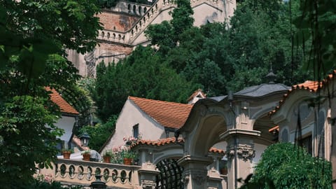 Prague Castle — DSCF5286 Valdštejnská, Prague, Czechia | XF90mm f5.0 1/2700s ISO500