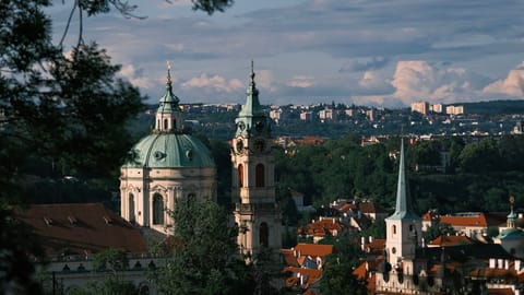 St Nicolas Church — DSCF4837 Hellichova, Prague, Czechia | XF90mm f2.3 1/33000s ISO640
