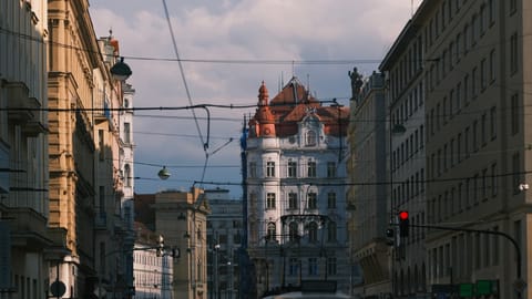 Streetscape - Staré Město — DSCF4731 90mm f7.1 1/8500s ISO640