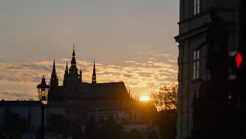 Twilight — DSCF4299 Holy Saviour, Křižovnické náměstí, Prague | XF90mm f2.0 1/27000s ISO640