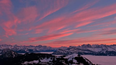 Rigi — DSCF5750 Kulmweg, Arth, Switzerland | XF16-55mm f7.6 1/97s ISO2000