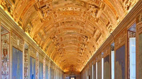 Vatican Museum Vol. I — DSCF1376 Square Garden, Leo XIII Avenue, Vatican City | XF16-55mm f5.0 1/34s ISO800